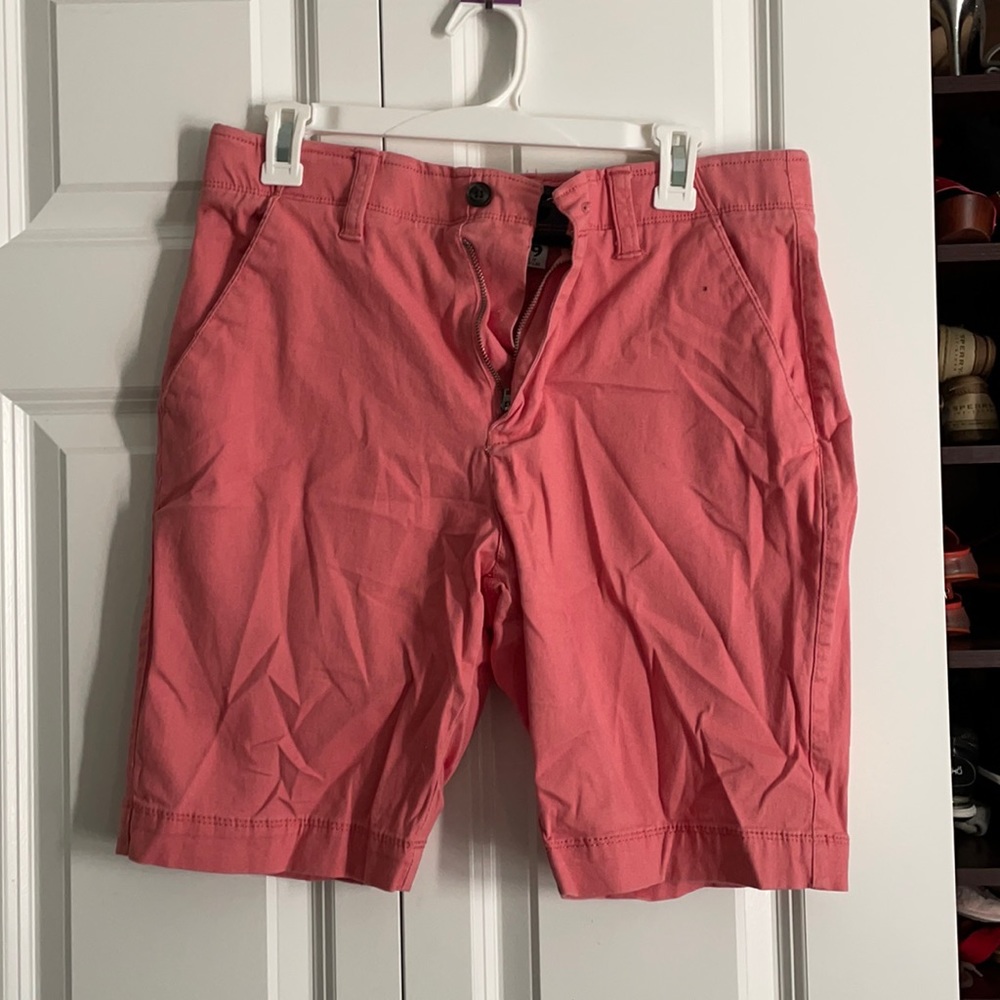 Men’s 8” inseam salmon shorts